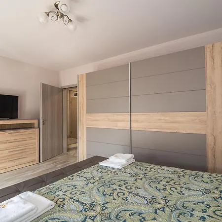 Happy Town Apartament *