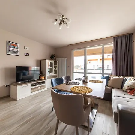 Happy Town Apartment