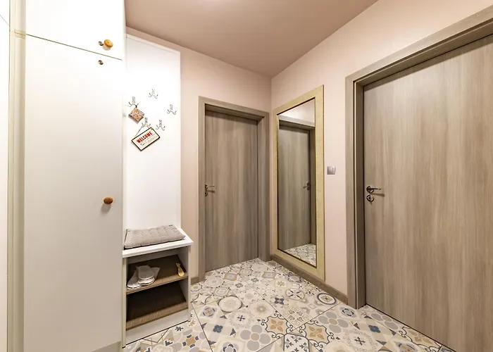 Happy Town Apartment *