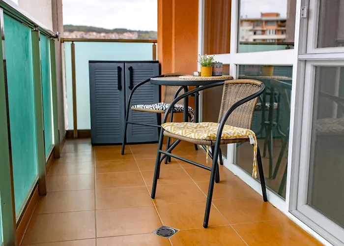 Happy Town Apartment