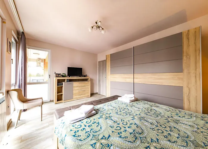 Happy Town Apartman *