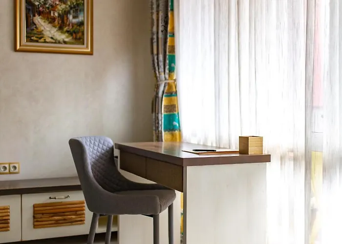 Happy Town Apartment