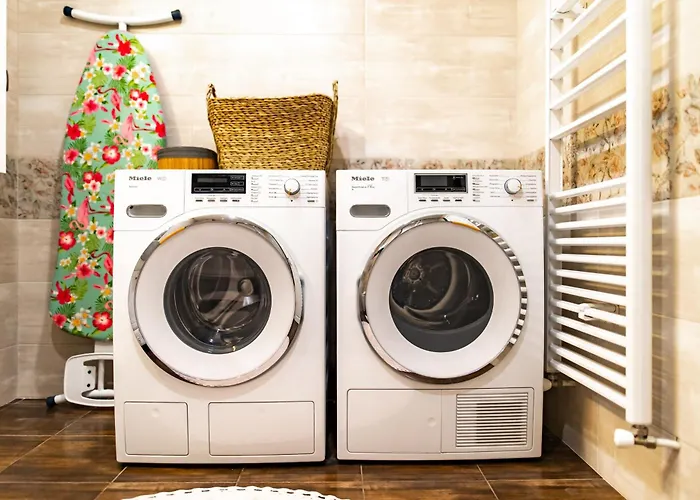 Happy Town Apartment *